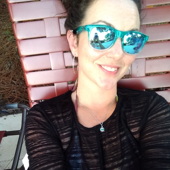 Meet your Posher, Crista - Picture 4 of 6